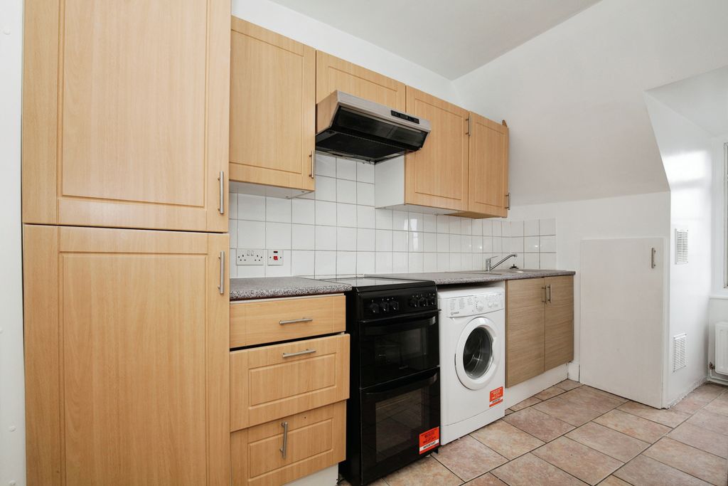 Property photo 3 of 6 9Da9E04A-61d4-Ed11-A