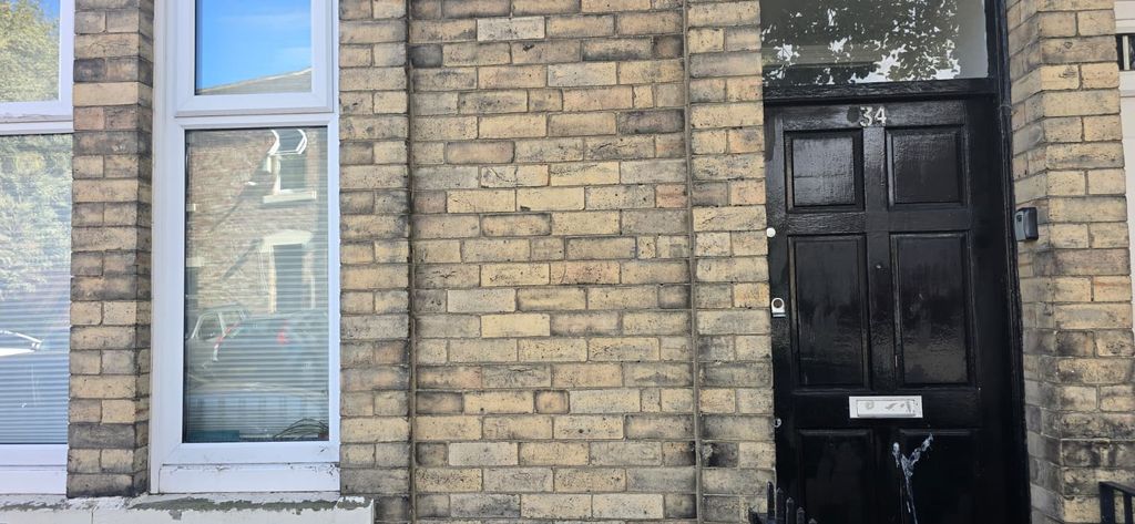 Property photo 1 of 2
