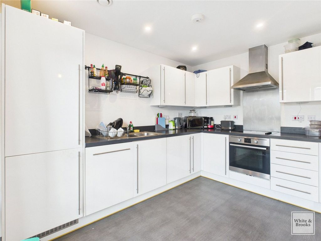 Property photo 3 of 12 Kitchen