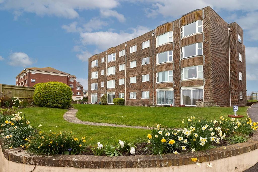 Property photo 1 of 18 Kings Court_16.Jpg