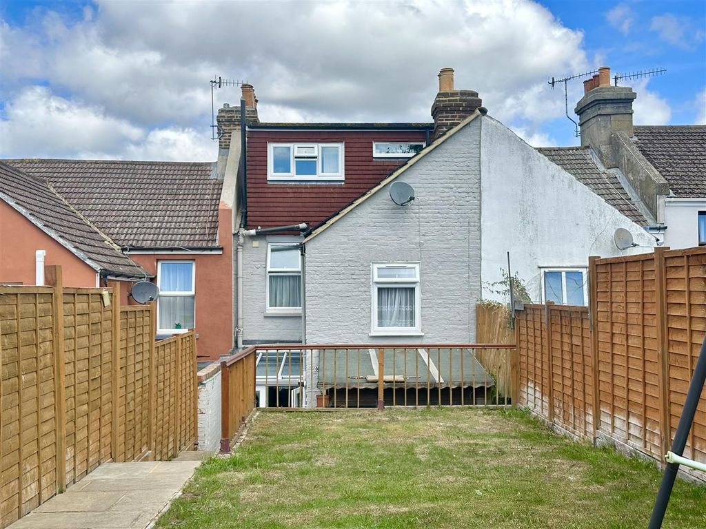 Property photo 3 of 23