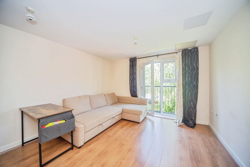Property photo 2 of 15 Pbox-Img.Jpg