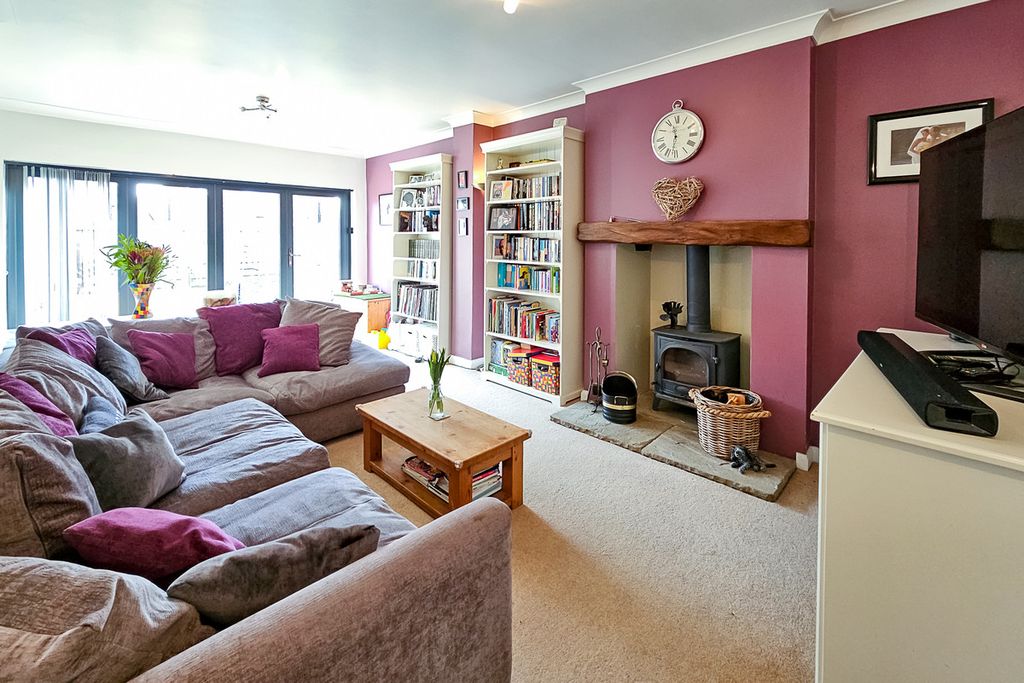 Property photo 3 of 13
