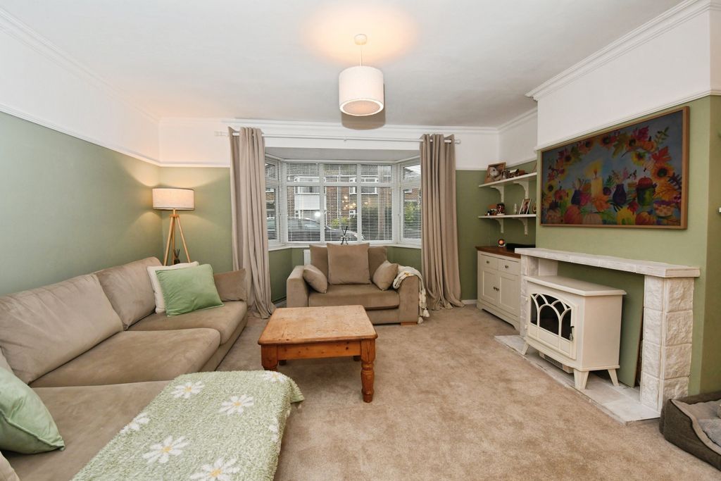 Property photo 2 of 20