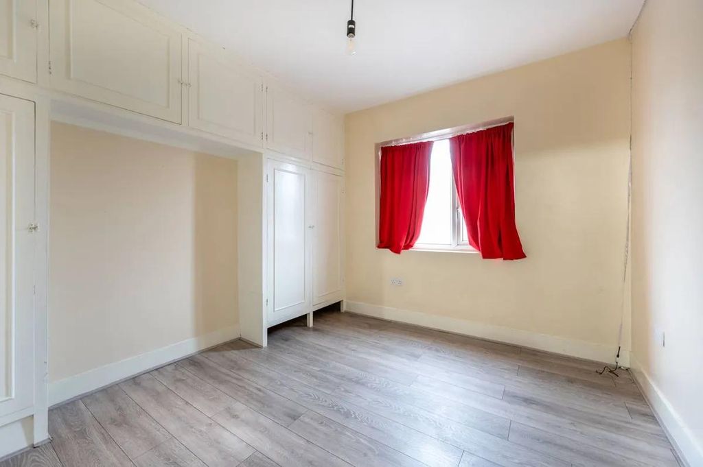 Property photo 2 of 7 Gallery