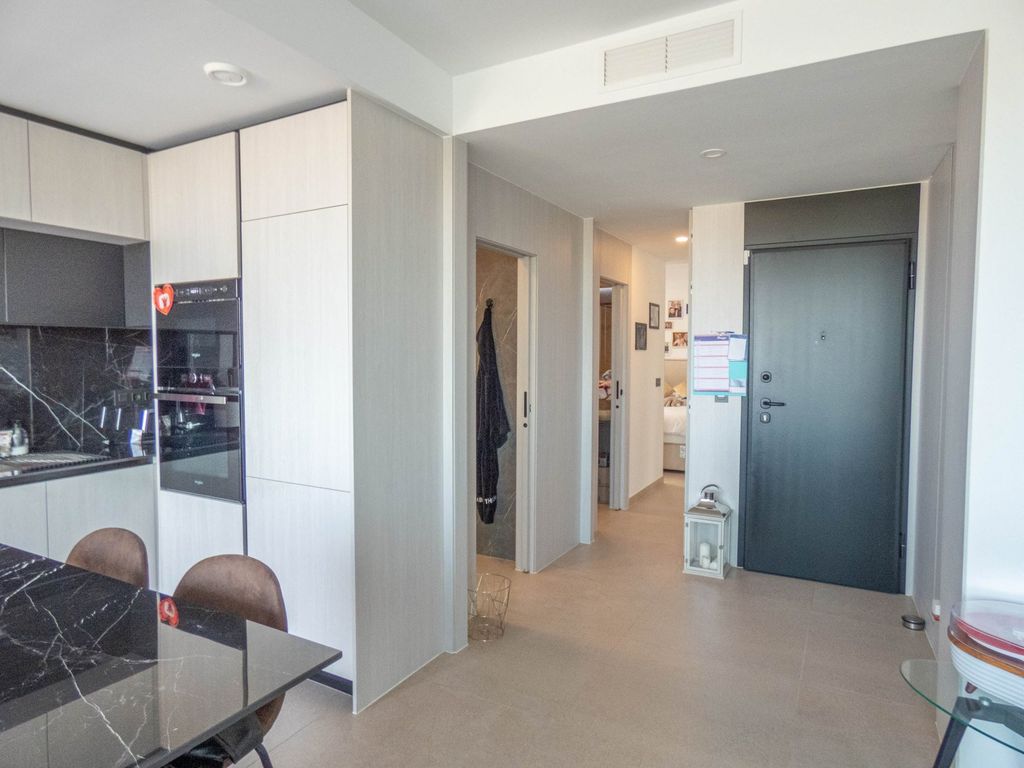 Property photo 2 of 30