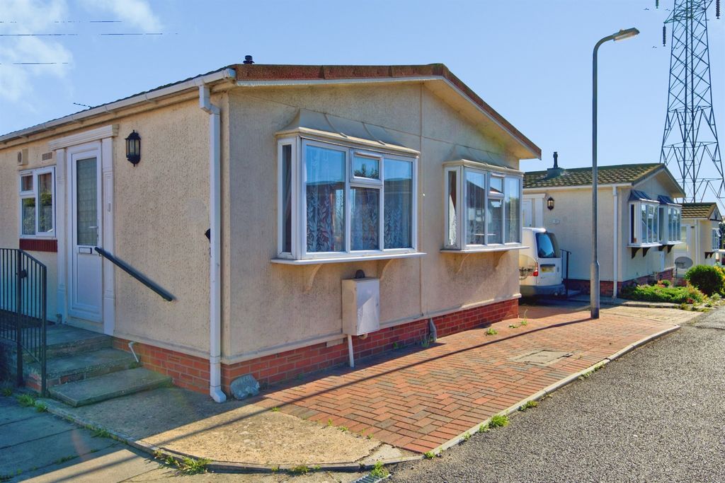 Property photo 1 of 11