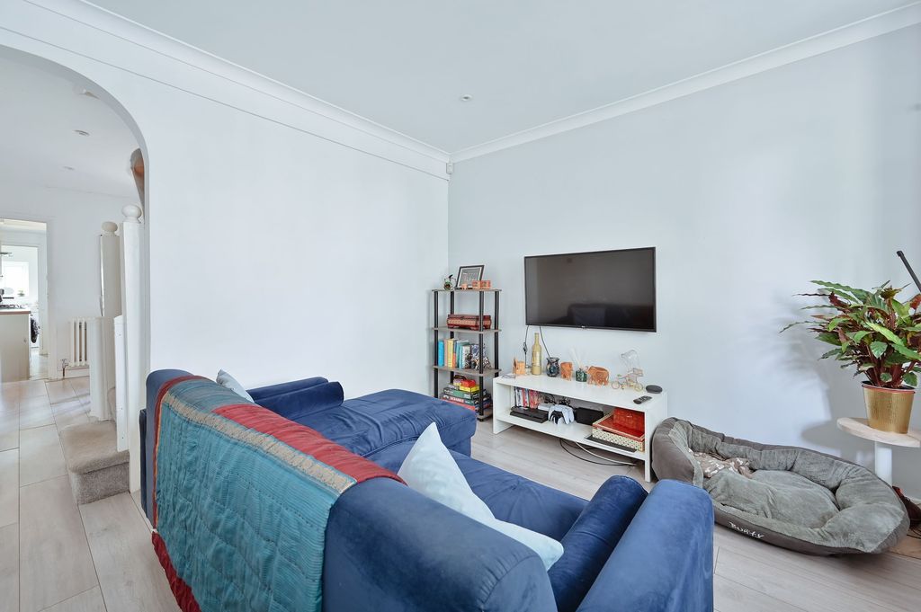 Property photo 2 of 17