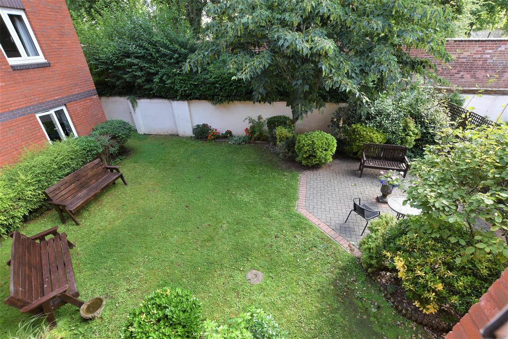 Property photo 2 of 15 Communal Grounds