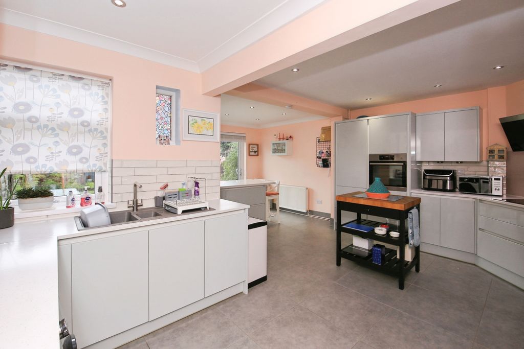 Property photo 3 of 21 Img_1154