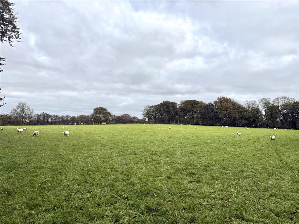 Property photo 3 of 11 Img_0065.Jpeg