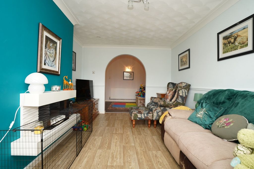 Property photo 2 of 13