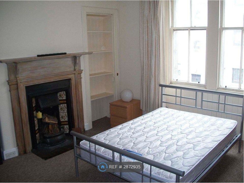 Property photo 2 of 10 Bedroom 1