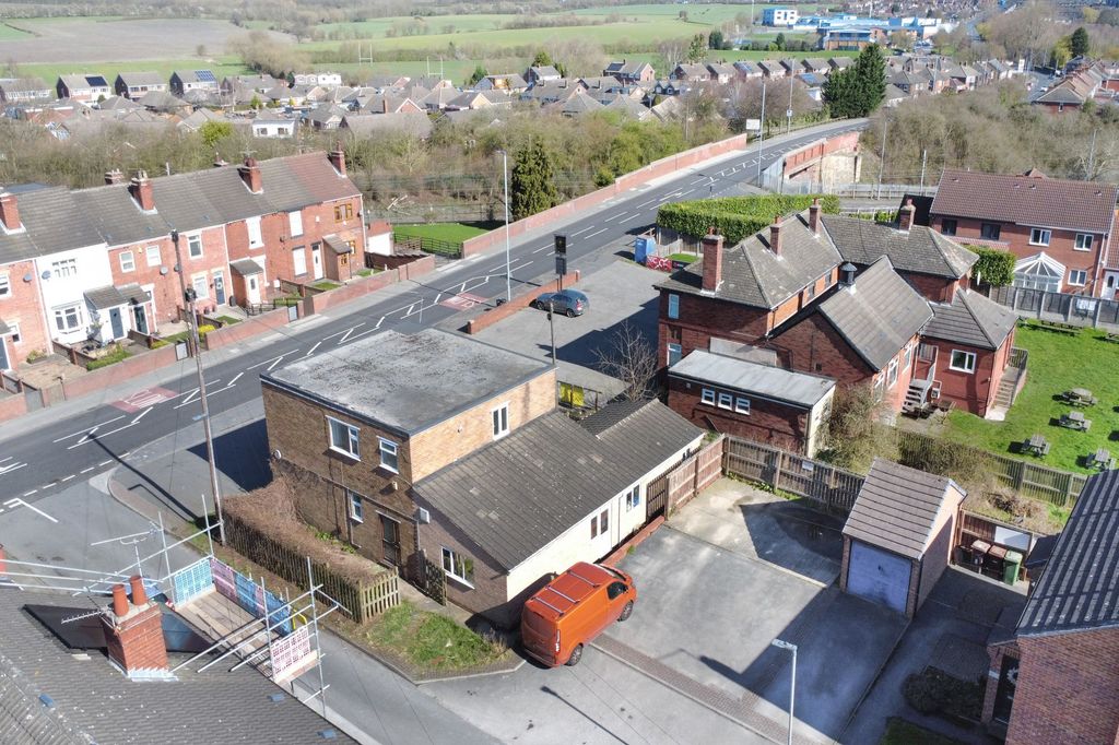 Property photo 3 of 25 28 &amp; 28A  Minsthorpe Lane, South Elmsall, Pontefract Wf9 2Ny