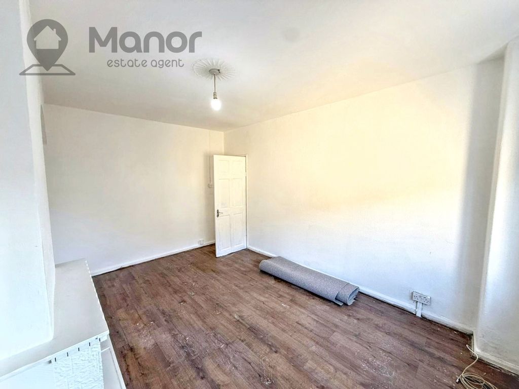 Property photo 3 of 18 Img-20251202-Wa0019