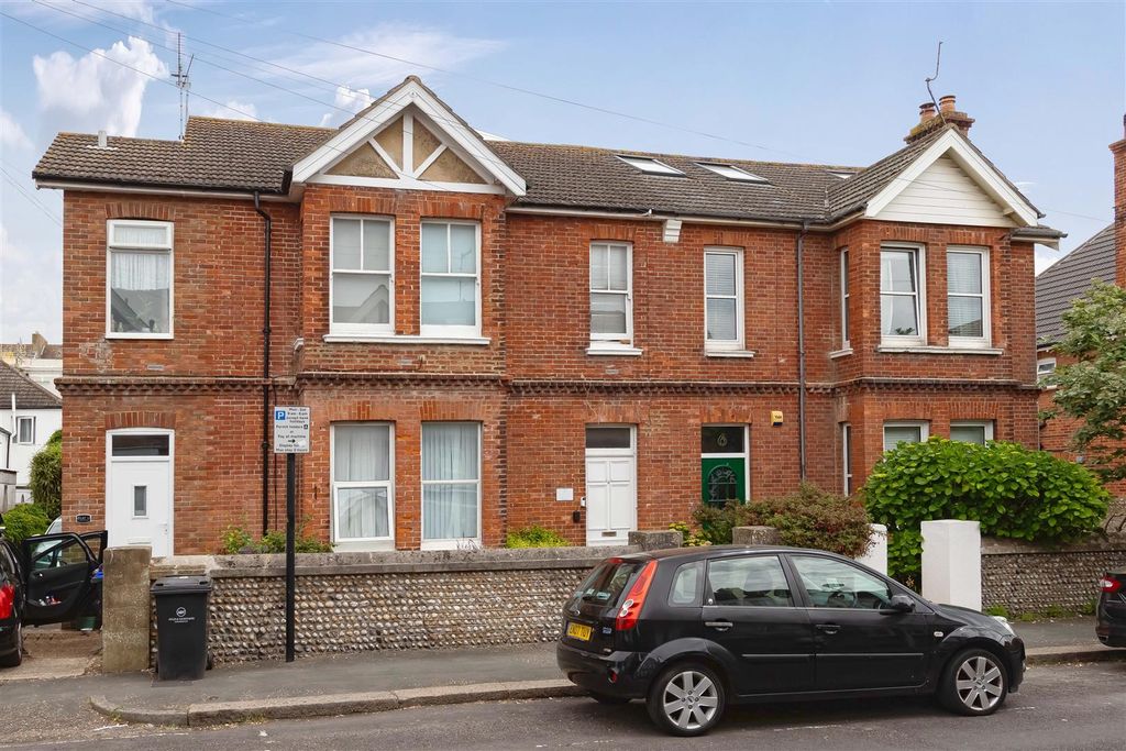 Property photo 1 of 10 Salisbury Rd_10.Jpg