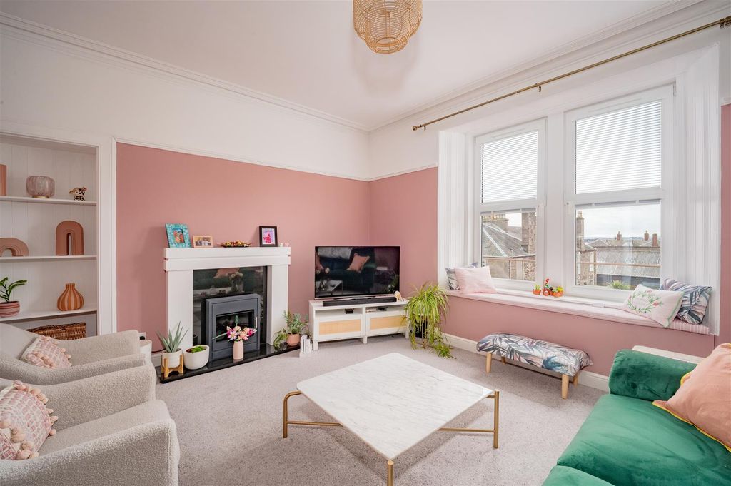 Property photo 2 of 14 Flat D 335 King Street Bf-6.Jpg