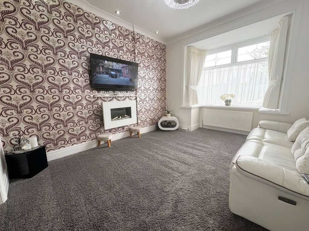 Property photo 2 of 31