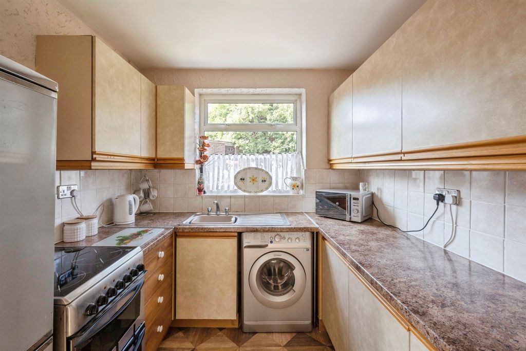 Property photo 3 of 16