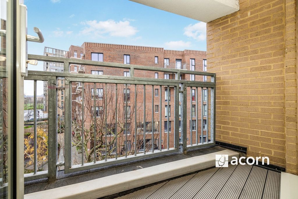 Property photo 3 of 10 5Ddae193-9Ede-F01...