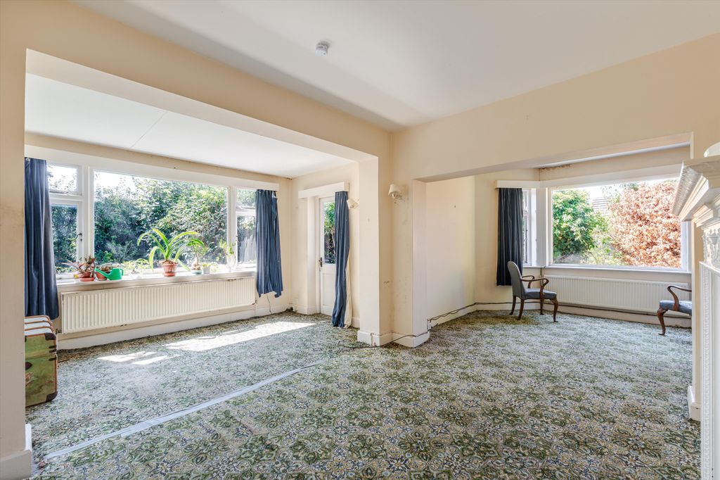Property photo 3 of 18 Image