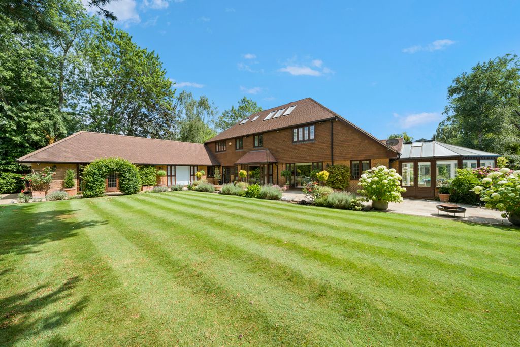 Property photo 2 of 30 Picture No. 27