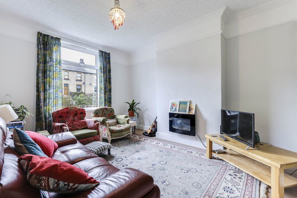 Property photo 2 of 19 Picture No. 15