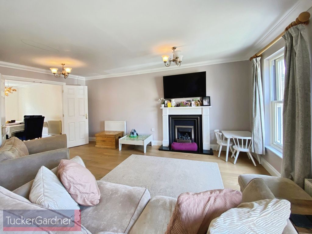 Property photo 2 of 17