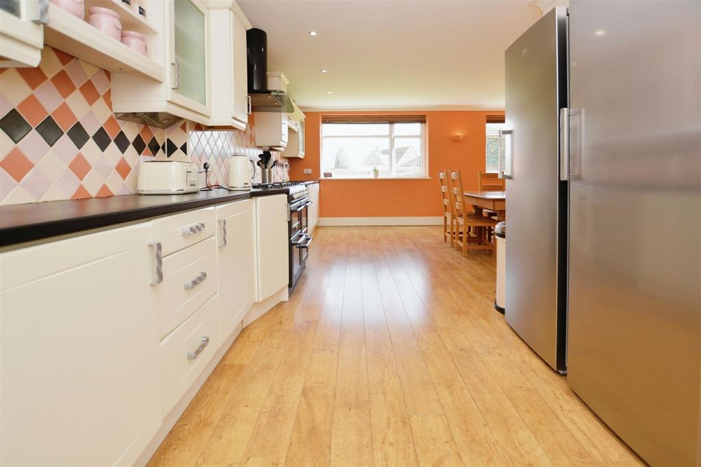 Property photo 2 of 38 Kitchen Diner