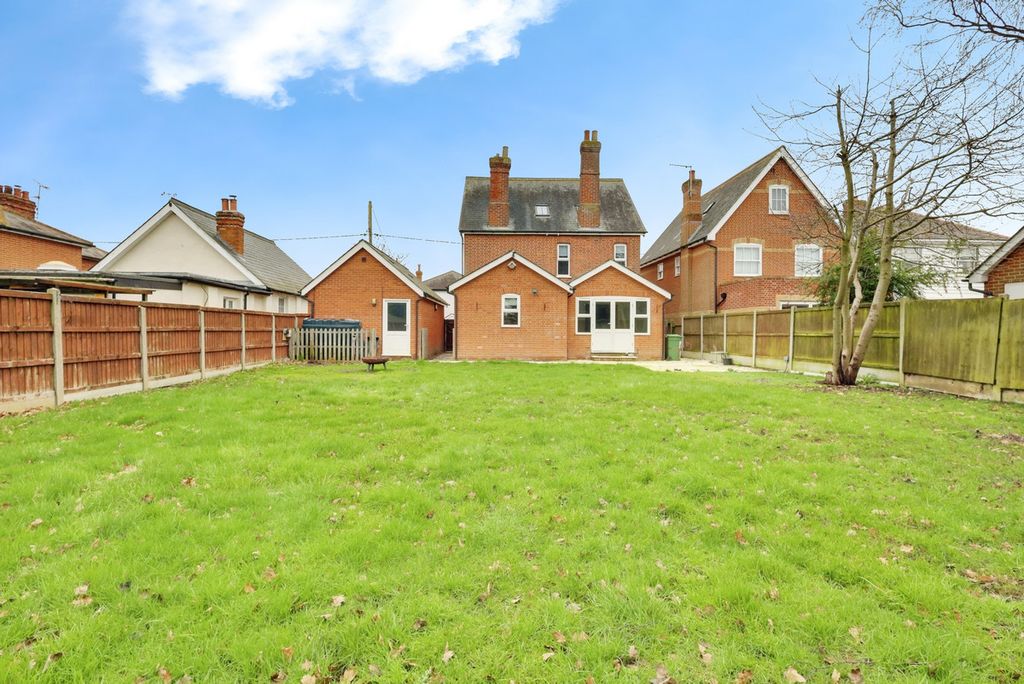 Property photo 2 of 27