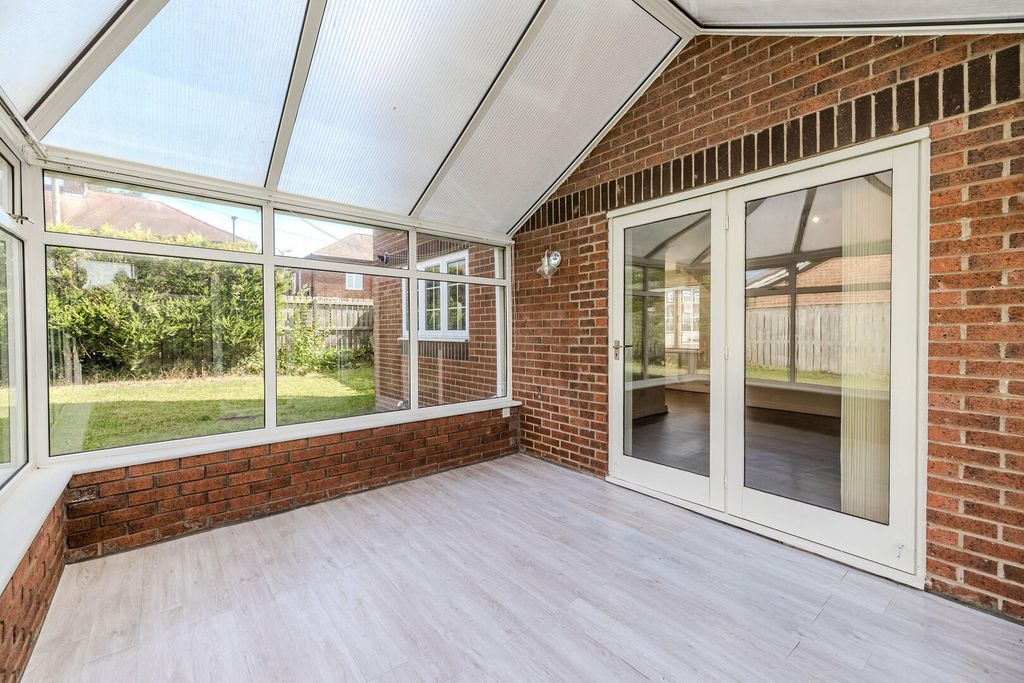Property photo 3 of 29 Conservatory
