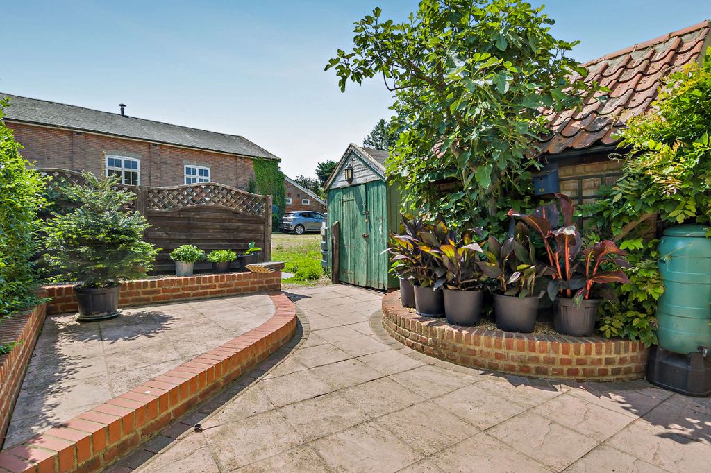 Property photo 2 of 23