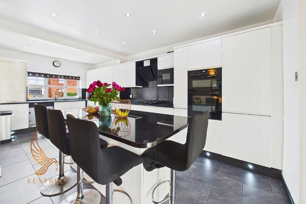 Property photo 3 of 34 5.Png