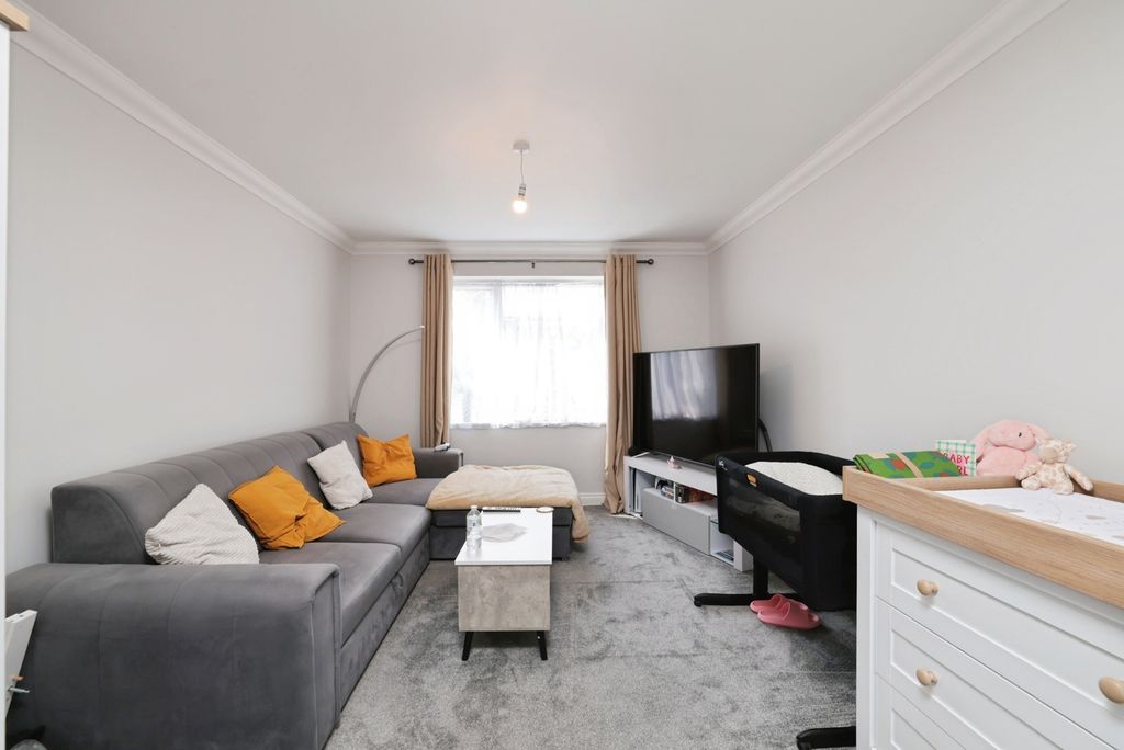 Property photo 3 of 18 Pbox-Img.Jpg