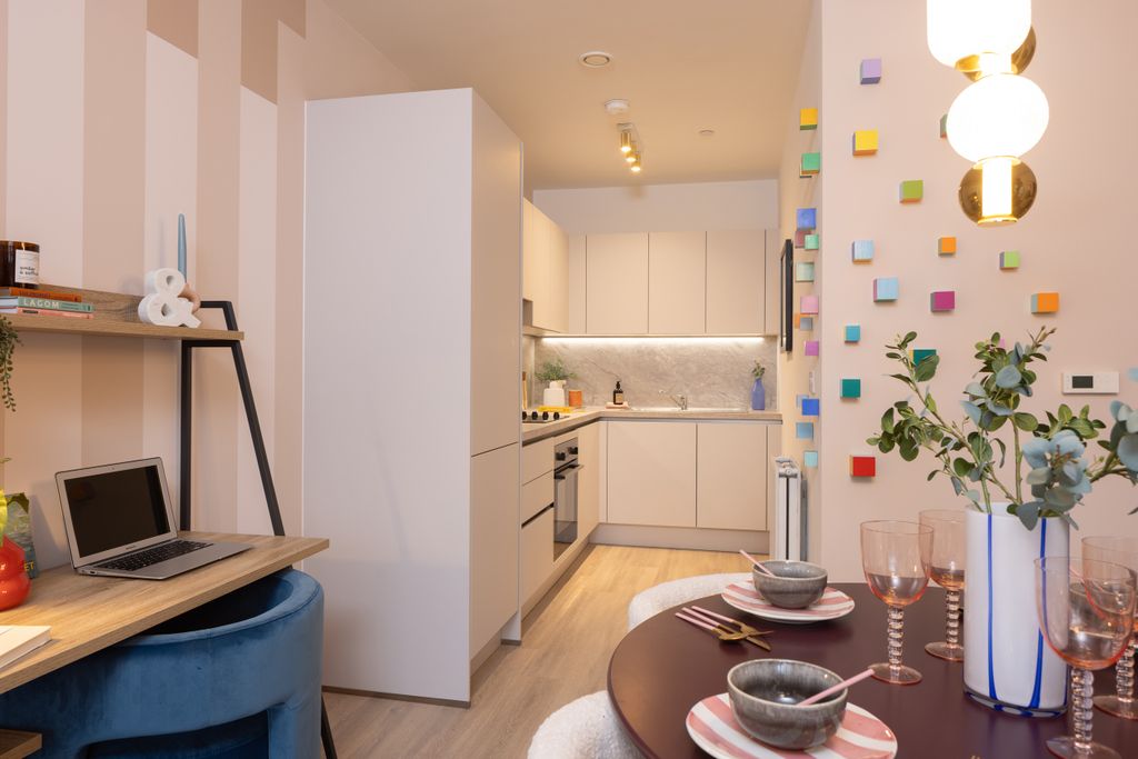 Property photo 1 of 6 Kitchen / Dining