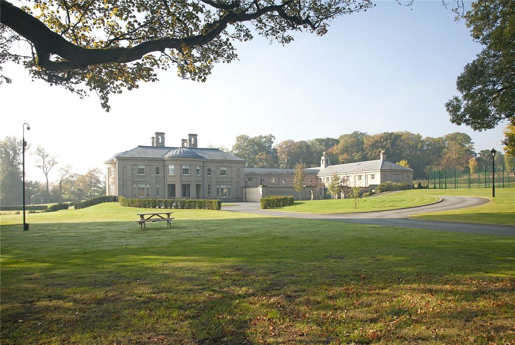 Property photo 2 of 24 The Mount