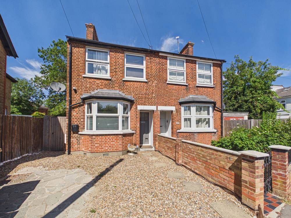 Property photo 1 of 13 Giraffe360-Still013