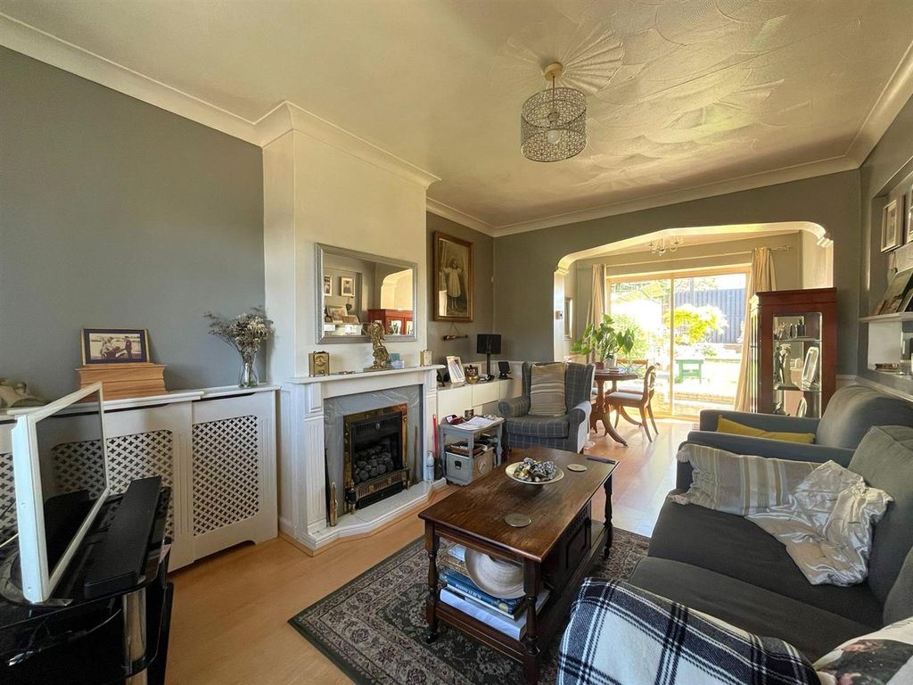 Property photo 2 of 11 Lounge.Jpeg