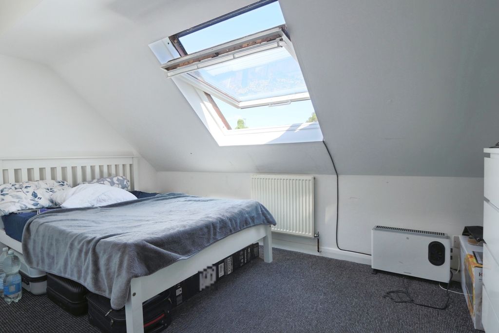 Property photo 3 of 9 4303417