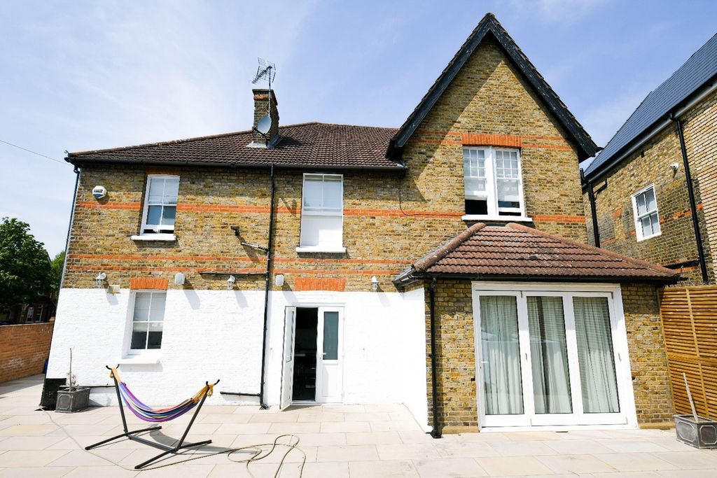 Property photo 3 of 21