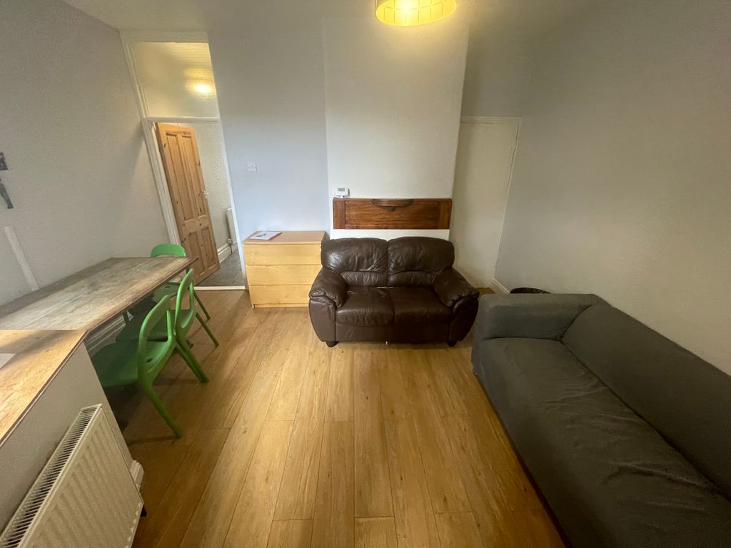 Property photo 2 of 13 Image