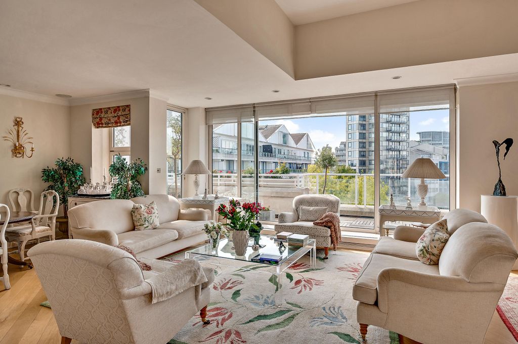 Property photo 3 of 28