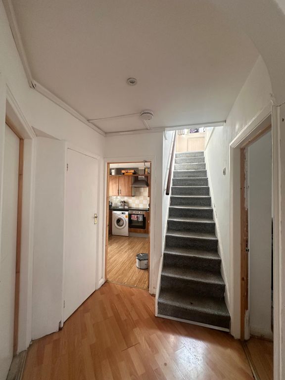 Property photo 3 of 28