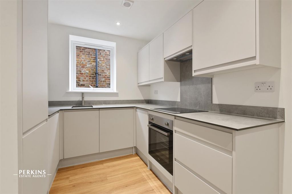 Property photo 2 of 10 Kitchen.Jpg