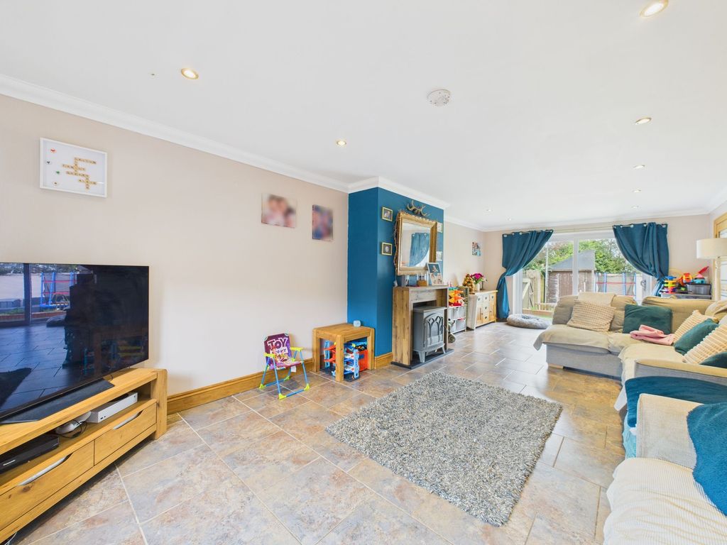 Property photo 3 of 25