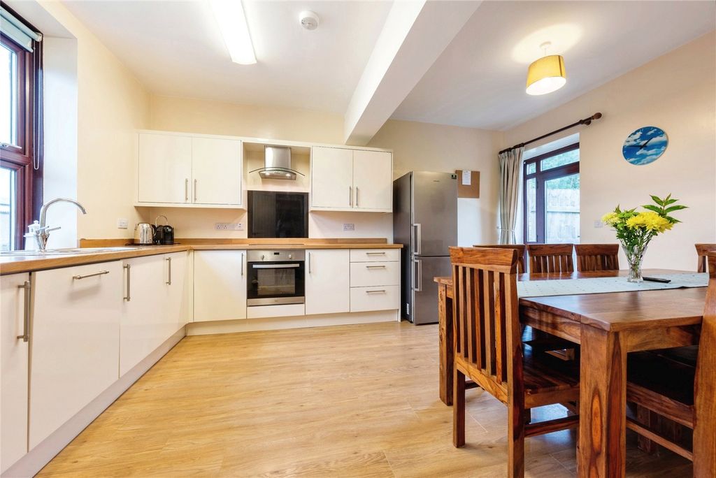 Property photo 3 of 16 Picture No. 13