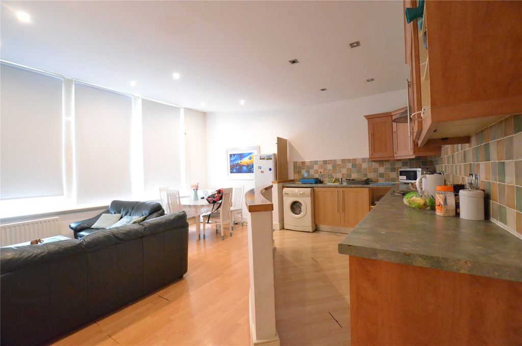 Property photo 2 of 12 Picture No. 04