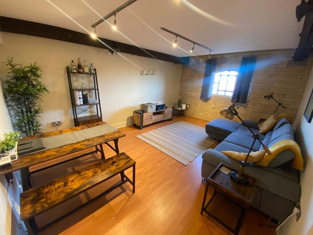 Property photo 3 of 5