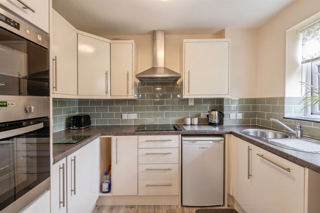 Property photo 3 of 12