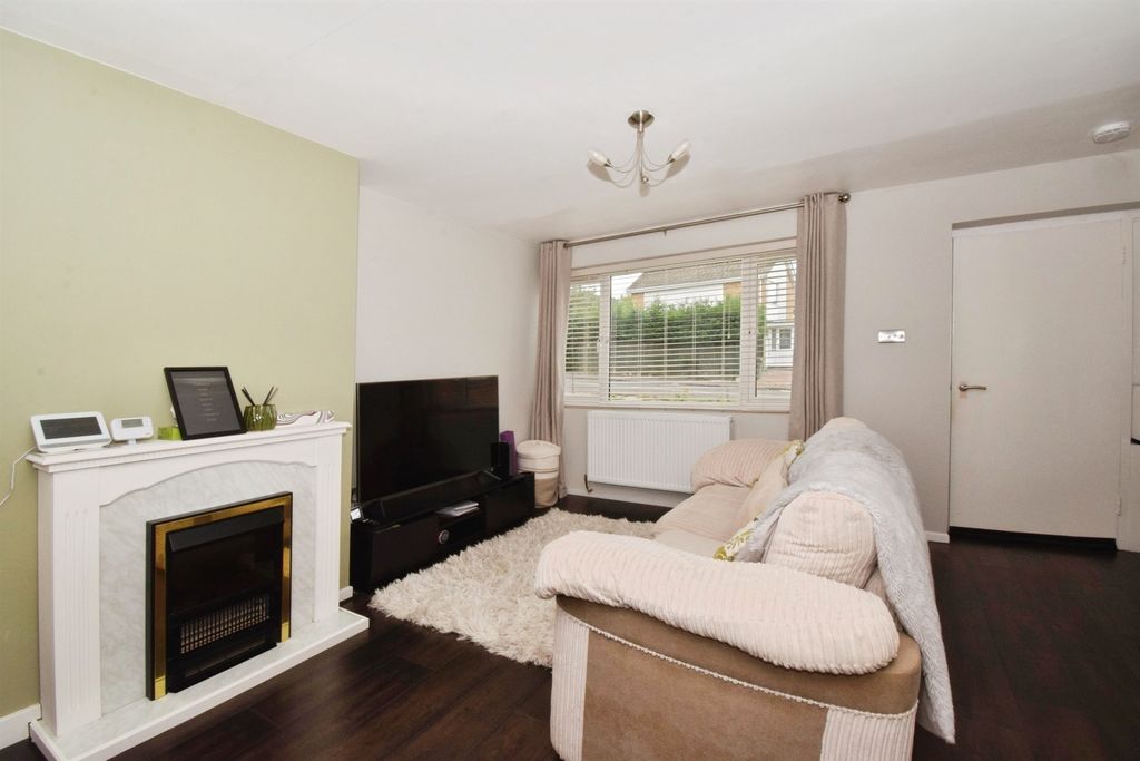 Property photo 2 of 25